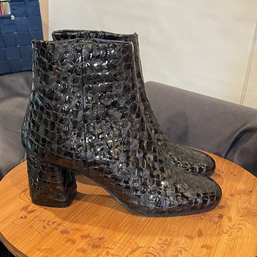 Girotti Black Croc-Embossed Patent Leather Ankle Booties size 41